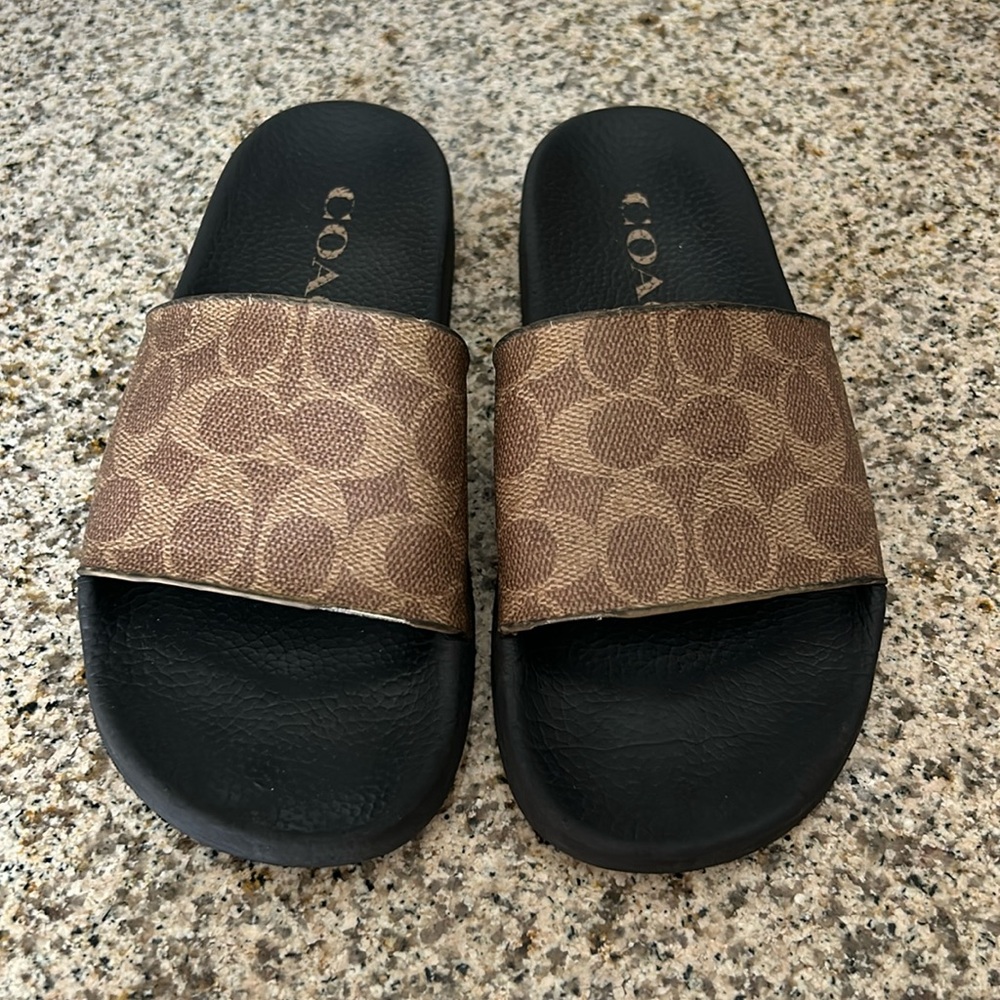 Coach slide with box